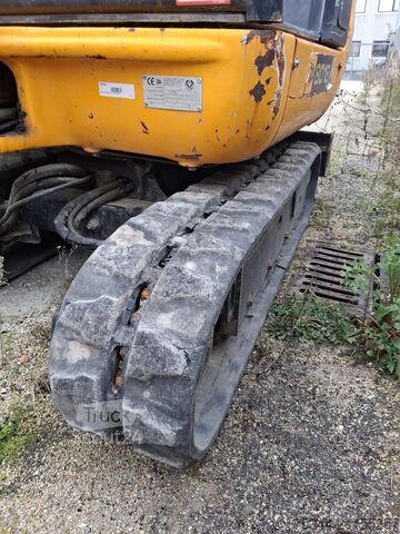 Mini-pelle JCB 8018