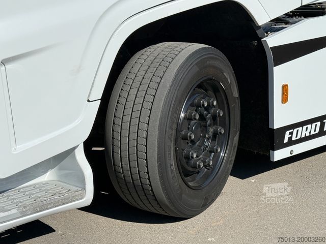 Lielapjoma vilcējs FORD F-MAX 500 in Voll- Ausstattung, MIETEN?