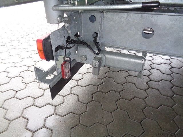Driezijdige kipperaanhanger MÜLLER-MITTELTAL 2 achs Tandem Stahl 3 Seitenkip. mit Kombiklappe