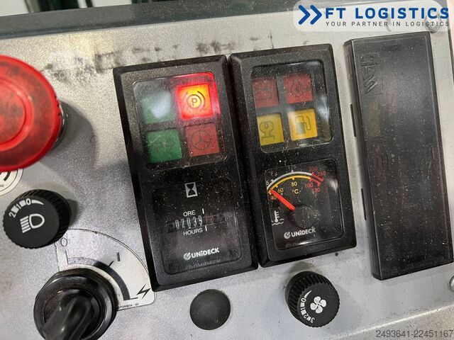 štirismerni viličar Combilift CB2500 GAS TRIPLEX 4900 FREE-LIFT CABIN