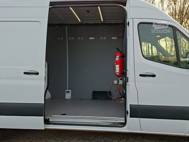 Slēgtais furgons Mercedes-Benz SPRINTER 314 L2H2 STDHZG AHK KAMERA TEMPOMAT