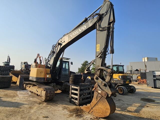 Vikšrinis ekskavatorius VOLVO ECR 235 DL