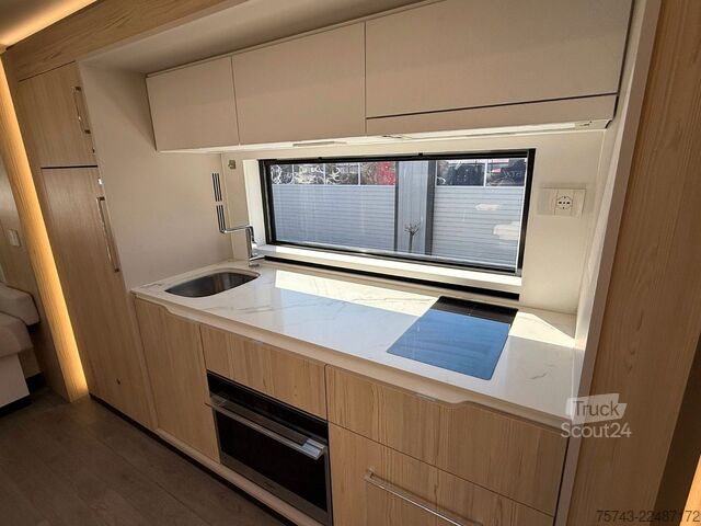 Lakókocsi/lakóautó MERCEDES-BENZ Actros 2651 STX Motorhome mit Heckgarage
