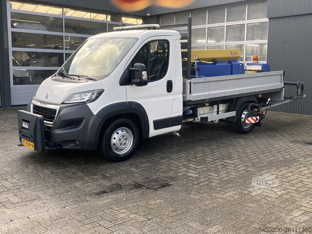 Lasteplattform Peugeot Boxer 2.2 HDI Winterdienst Zoutstrooier Nido Op...