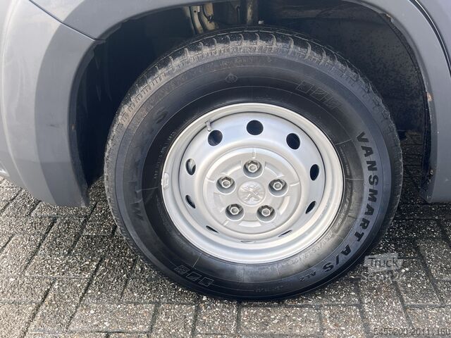 Lasteplattform Peugeot Boxer 2.2 HDI Winterdienst Zoutstrooier Nido Op...