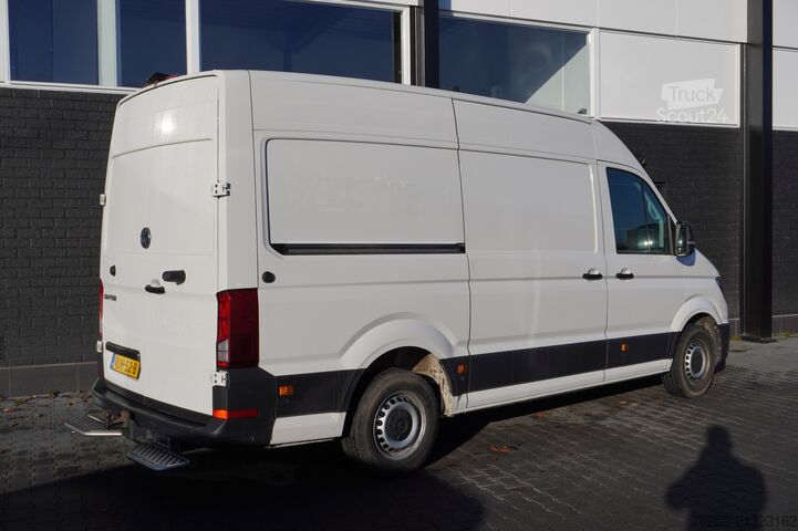 Furgone Volkswagen Crafter 2.0 TDI 140PK L3H3 EURO 6 - Airco - Nav...