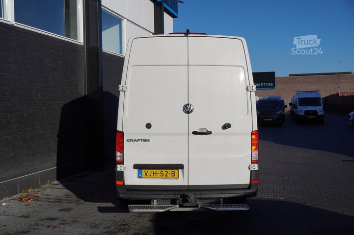 Furgone Volkswagen Crafter 2.0 TDI 140PK L3H3 EURO 6 - Airco - Nav...