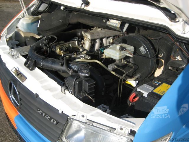 Kastenwagen Wohnmobil / Campervan MERCEDES-BENZ 212 D Sprinter Vollautomatik Infomobil /94.000KM