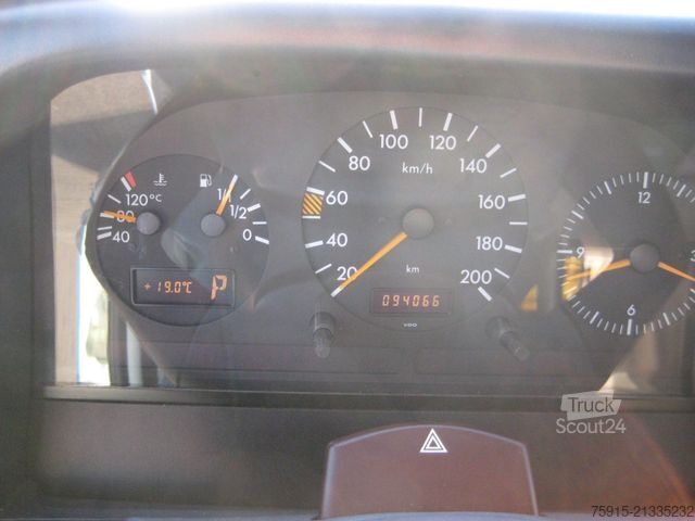 Kastenwagen Wohnmobil / Campervan MERCEDES-BENZ 212 D Sprinter Vollautomatik Infomobil /94.000KM
