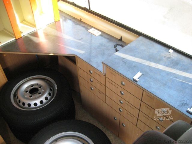 Kastenwagen Wohnmobil / Campervan MERCEDES-BENZ 212 D Sprinter Vollautomatik Infomobil /94.000KM