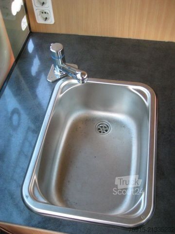 Kastenwagen Wohnmobil / Campervan MERCEDES-BENZ 212 D Sprinter Vollautomatik Infomobil /94.000KM