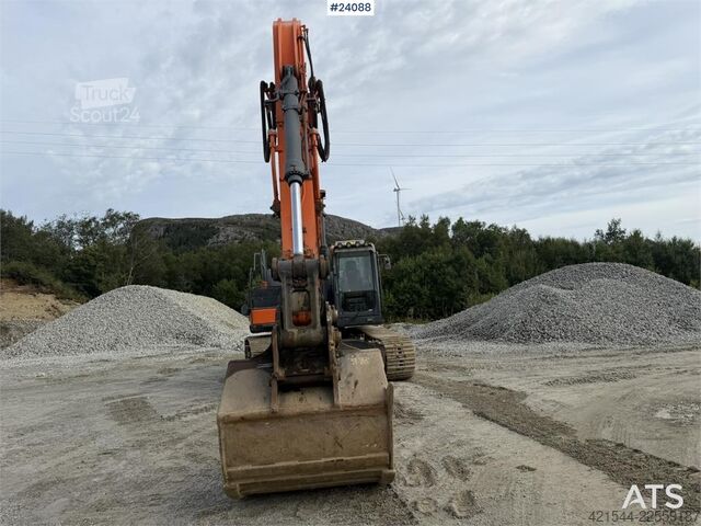 Lánctalpas kotrógép Doosan DX300 LC-5 excavator with digging bucket