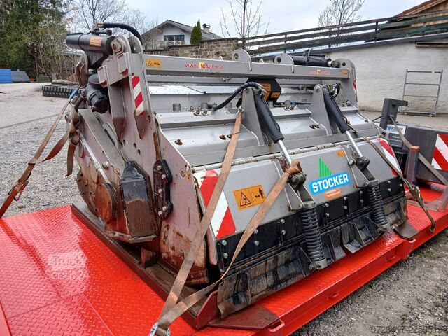Bodenstabilisierer Steinbrecher Valtra mit FAE S394 mit MTM
