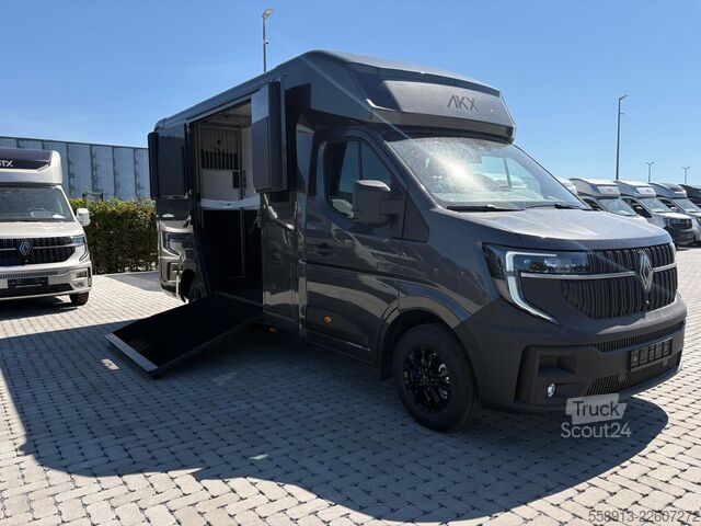 Camion trasporto cavalli AKX DOUBLE CABIN RENAULT MASTER STALLION LAYOUT