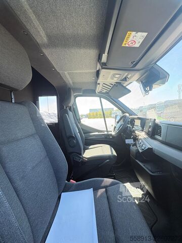 Camion trasporto cavalli AKX DOUBLE CABIN RENAULT MASTER STALLION LAYOUT