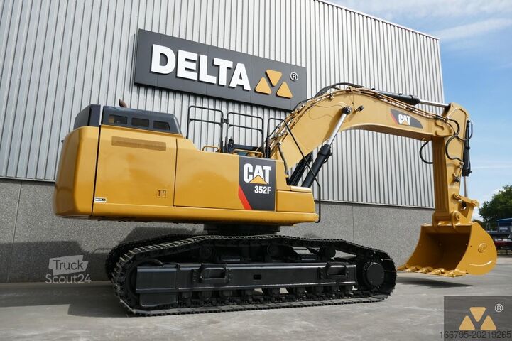 الحفارة الزاحفة Caterpillar 352F