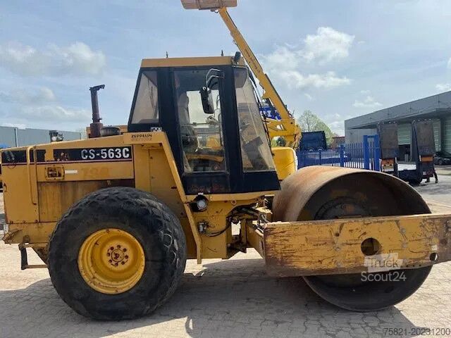 Tandemwalze Caterpillar CS 563 C (original low hours !!)