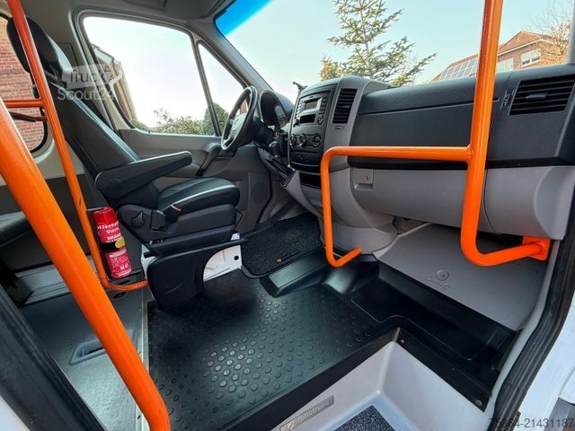 Minibus MERCEDES-BENZ Sprinter 314 BlueTEC 9Sitze Motor baut Druck auf