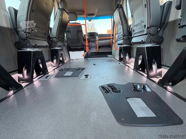 Minibus MERCEDES-BENZ Sprinter 314 BlueTEC 9Sitze Motor baut Druck auf