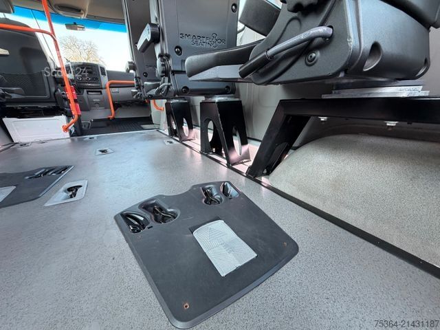 Minibus MERCEDES-BENZ Sprinter 314 BlueTEC 9Sitze Motor baut Druck auf