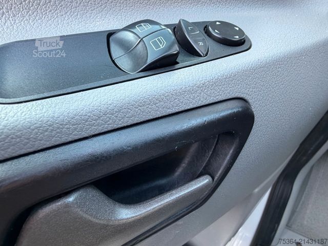 Minibus MERCEDES-BENZ Sprinter 314 BlueTEC 9Sitze Motor baut Druck auf