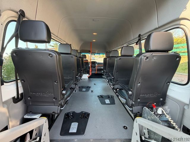 Minibus MERCEDES-BENZ Sprinter 314 BlueTEC 9Sitze Motor baut Druck auf