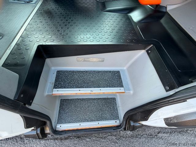 Minibus MERCEDES-BENZ Sprinter 314 BlueTEC 9Sitze Motor baut Druck auf