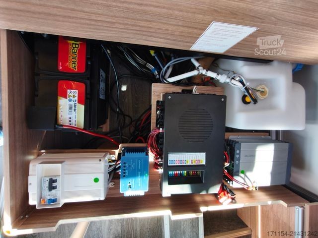 Напівінтегрований кемпер WEINSBERG X-Cursion CUV 500 MQ mit slideBett,4 personen