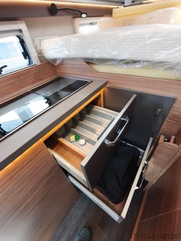 Напівінтегрований кемпер WEINSBERG X-Cursion CUV 500 MQ mit slideBett,4 personen