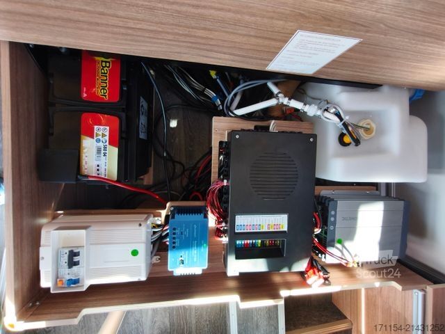 Напівінтегрований кемпер WEINSBERG X-Cursion CUV 500 MQ mit slideBett,4 personen