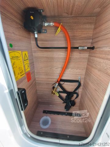 Напівінтегрований кемпер WEINSBERG X-Cursion CUV 500 MQ mit slideBett,4 personen