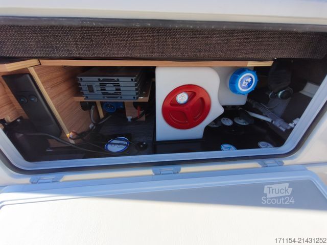 Напівінтегрований кемпер WEINSBERG X-Cursion CUV 500 MQ mit slideBett,4 personen