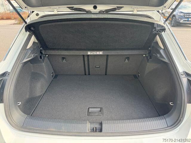 Lastauslautta Volkswagen T-Roc Style+RLine+AHK+ACC+LED+MirrowLink