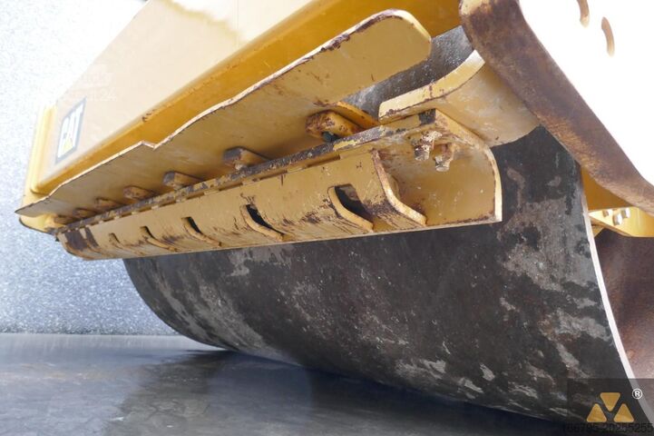 Role cu un singur tambur Caterpillar CS64B
