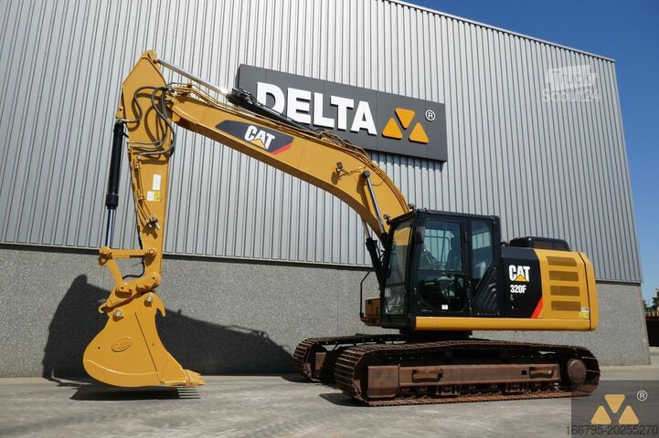 Paletli ekskavatör Caterpillar 320FL