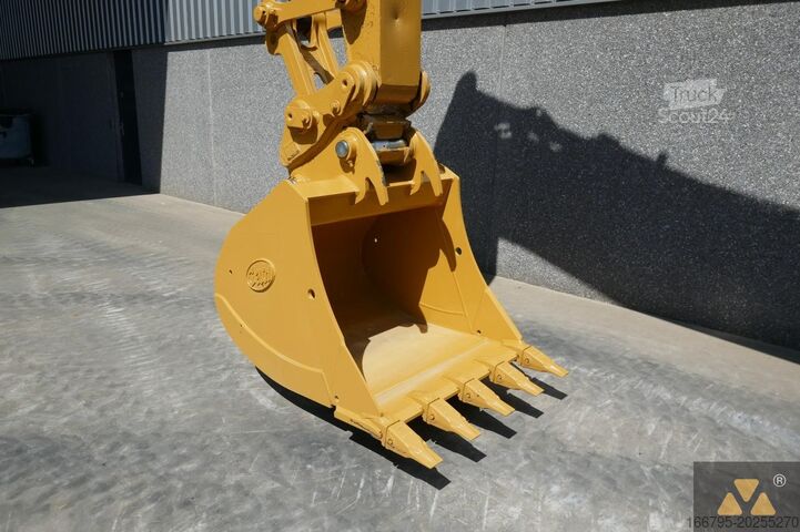 Paletli ekskavatör Caterpillar 320FL