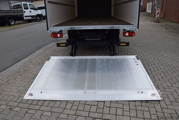 Vrachtwagen met bakwagen Iveco Daily  70 C18 Koffer LBW Automatik Tempomat EU6E