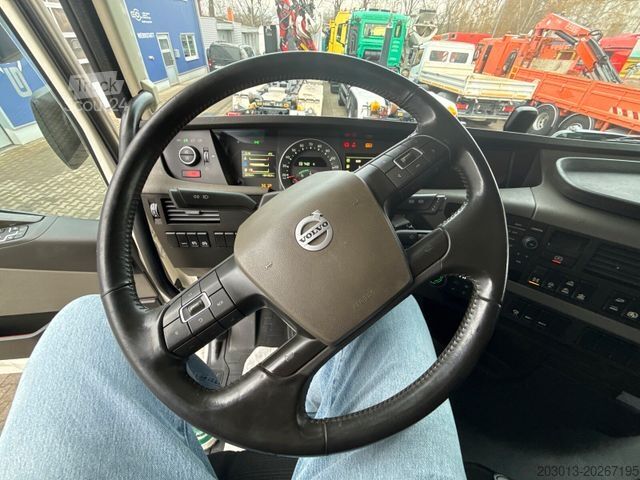 Samochód do przewozu drewna VOLVO FH 510 8x4 Holztransporter Kran PENZ *Anhänger