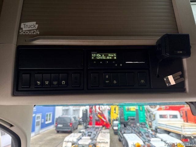 Samochód do przewozu drewna VOLVO FH 510 8x4 Holztransporter Kran PENZ *Anhänger