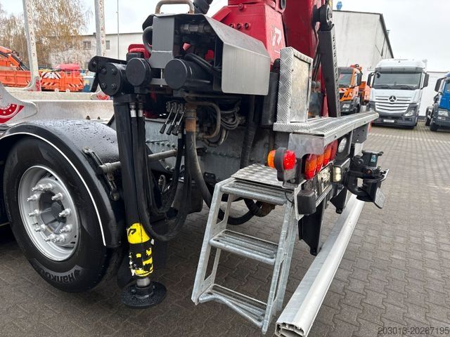 Samochód do przewozu drewna VOLVO FH 510 8x4 Holztransporter Kran PENZ *Anhänger