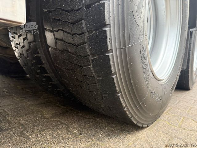 Samochód do przewozu drewna VOLVO FH 510 8x4 Holztransporter Kran PENZ *Anhänger