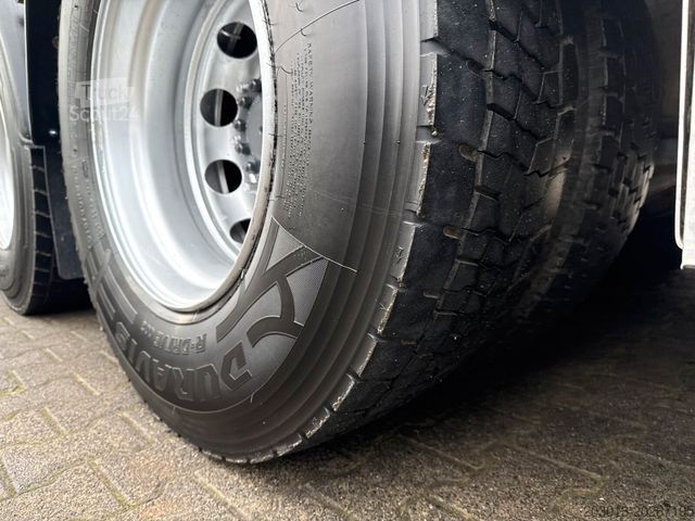 Samochód do przewozu drewna VOLVO FH 510 8x4 Holztransporter Kran PENZ *Anhänger