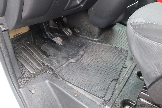 Furgone a tetto alto NISSAN NV400 L3H2 Klima / PDC / Werkstatt / Fzg. Nr:105