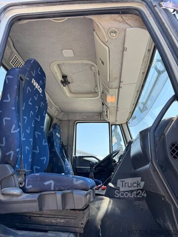 Betonszállító teherautó Iveco TRAKKER 450