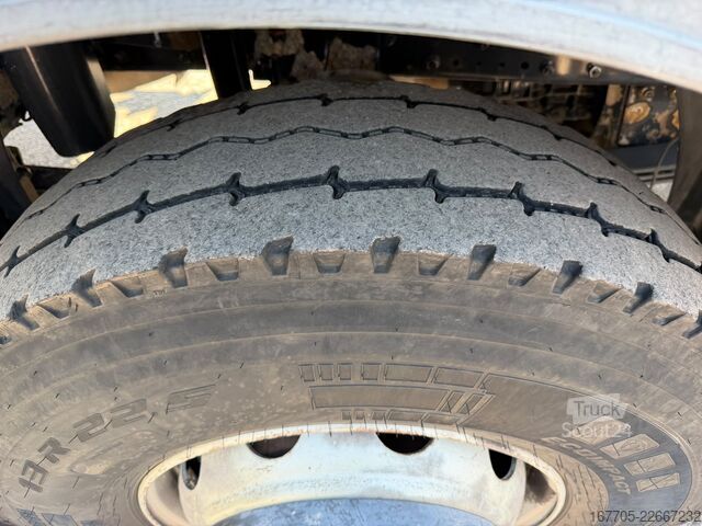 Betonszállító teherautó Iveco TRAKKER 450
