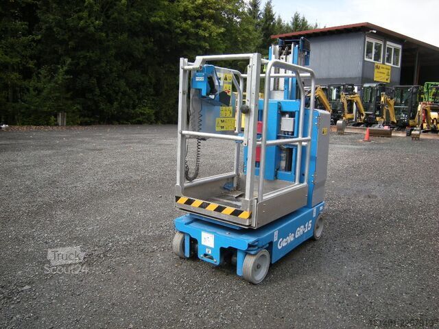Vertikalus stiebinis keltuvas Genie GR-15