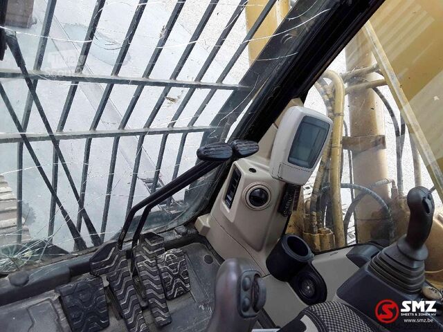 Mobil daru Caterpillar 330 C L   manual pump