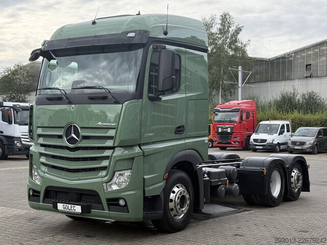 Podvozek nákladního auta MERCEDES-BENZ 2551 6x2 Fahrgestell Euro 6e