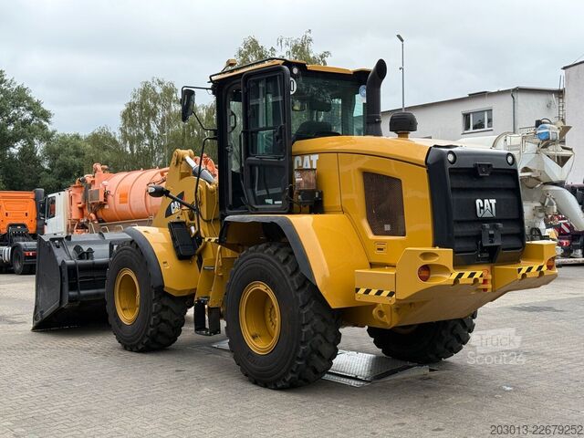 Hjullastare CATERPILLAR 930M Radlader mit Schaufel 2.090 BTH