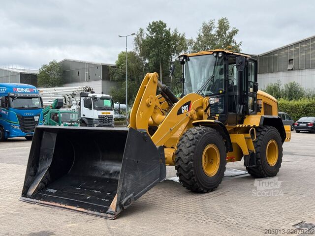 Hjullastare CATERPILLAR 930M Radlader mit Schaufel 2.090 BTH